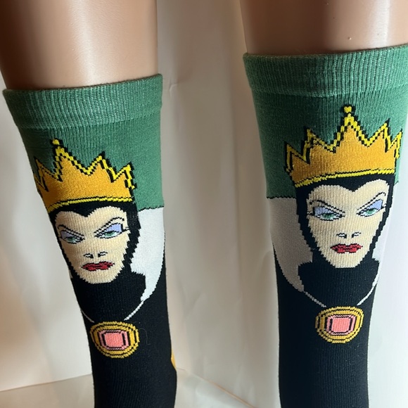 ❤️ Disney Villains Womens Crew Socks NWT - Picture 4 of 9